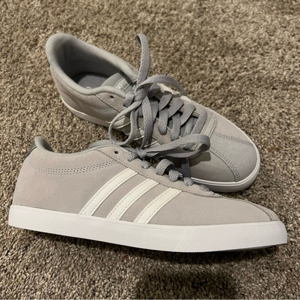 NWOT Adidas Neo Comfort Sneaker